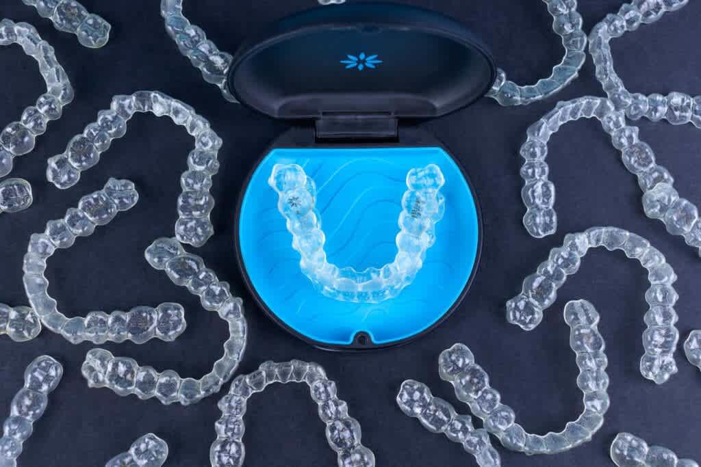invisalign-retainers-on-the-ground