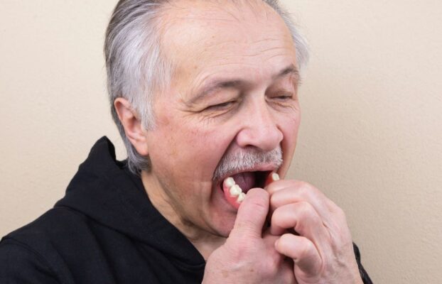 What Foods Should Denture Wearers Avoid?