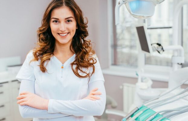 How to Choose the Right Cosmetic Dentist for Your Needs